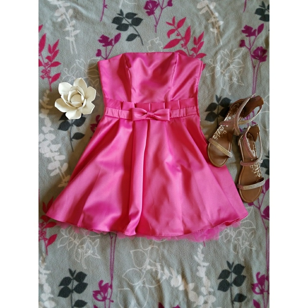 Pink strapless dress